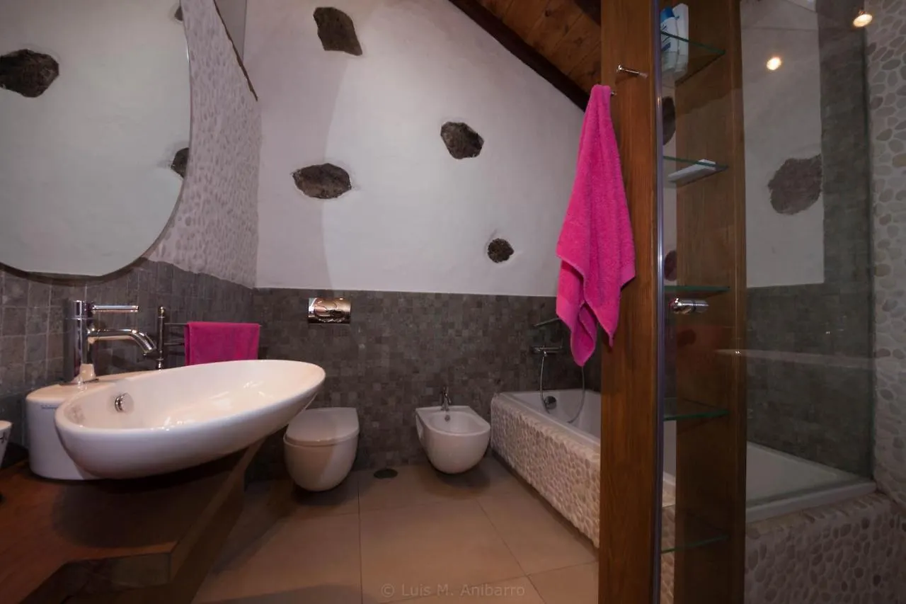 Historic Canarian House, Private Heated Infinity Pool, Bbq, Wifi + Panoramic Ocean Views Arona  Vila Arona (Tenerife)